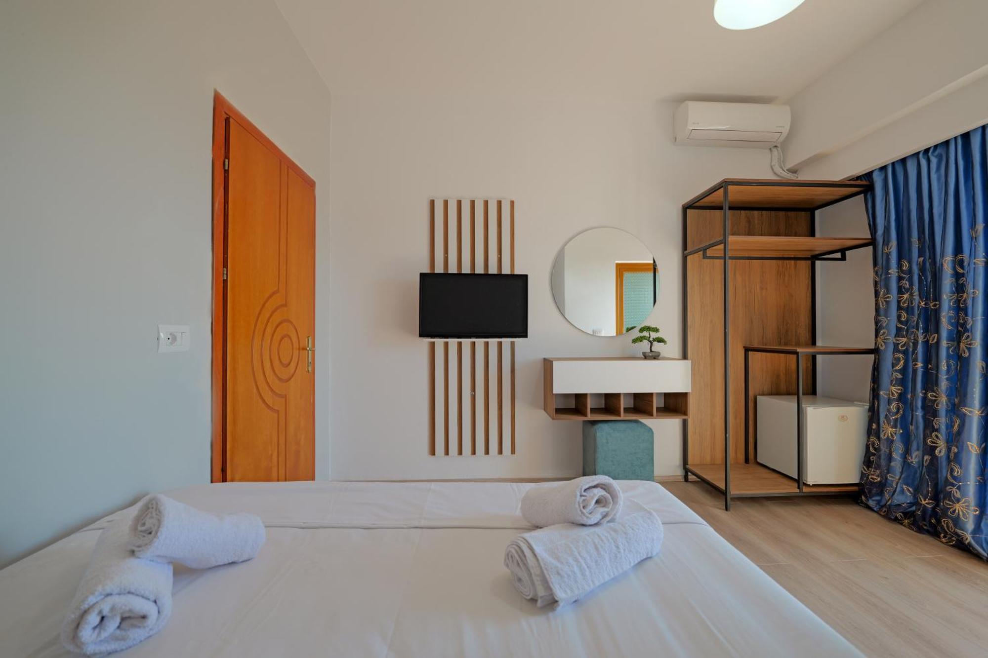 Hotel Holiday Saranda Dış mekan fotoğraf
